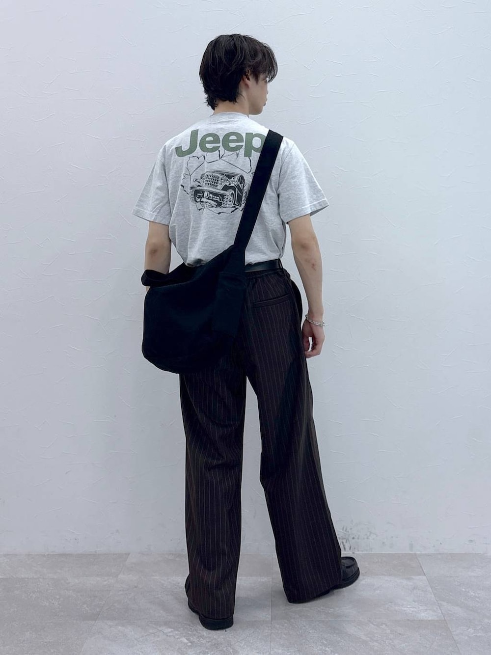 「RAGEBLUE、シンプルコーデ、女子ウケ、ベーシック/シンプル、きれいめ、春コーデ、夏コーデ、ラフ、Tシャツ、ネックレス、ワイドパンツ、きれいめカジュアル、シンプル」｜「RAGEBLUEのアンティーク風/メタルバックルリアルレザーベルト（ベルト、ブラック系）」を使った、 koutaさん（メンズ・173cm）の夏コーディネートの1枚目の写真