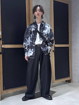 「RAGEBLUE（レイジブルー）のSuper Curve Seam Barrel Pants/スーパーカーブシームツイルバレルパンツ（スラックス、ブラック系）」を使った、 koutaさん（メンズ・173cm）の春コーディネート