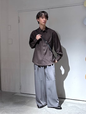 「RAGEBLUE（レイジブルー）の【LUXURY+EASY】＜接触冷感＞ CHARM DETAIL PLEATED WIDE SLACKS/ラグイージーチャーム付きタックワイドスラックス【セットアップ対応】（スラックス、グレー系）」を使った、 koutaさん（メンズ・173cm）の秋コーディネート