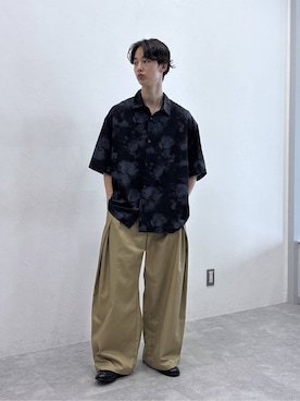 「RAGEBLUE（レイジブルー）のSMART INTUCK WIDE CHINO SLACKS/スマートインタックワイドチノスラックス（スラックス、ベージュ系）」を使った、 koutaさん（メンズ・173cm）の夏コーディネート