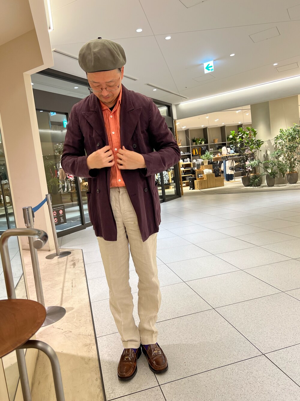 DRIES VAN NOTENのステンカラーコートを使った人気ファッション DRIES VAN NOTENのステンカラーコートを使った人気ファッション
