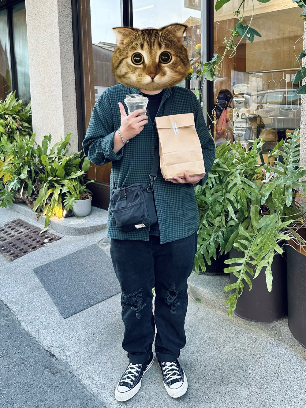 「UNIQLOのアイテム（シャツ/ブラウス、グリーン系）」を使った、Linさん（レディース・161cm）の秋コーディネートの1枚目の写真