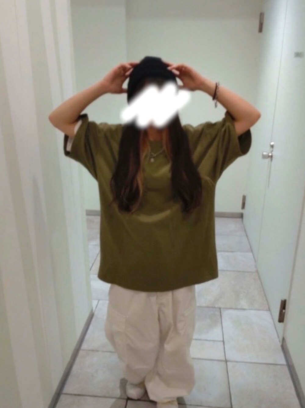 「ビッグシルエット、ストリートコーデ、keboz、オーバーサイズ、メンズライク、ジーユー(GU)」｜「KEBOZのアイテム（Tシャツ/カットソー、グリーン系）」を使った、りあさん（レディース・153cm）の秋コーディネートの1枚目の写真