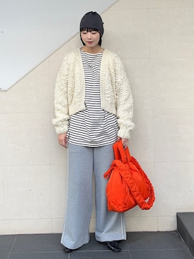 「シップス」｜「アイテム（スウェットパンツ）」を使った、菊池さん（レディース・164cm）の秋コーディネート