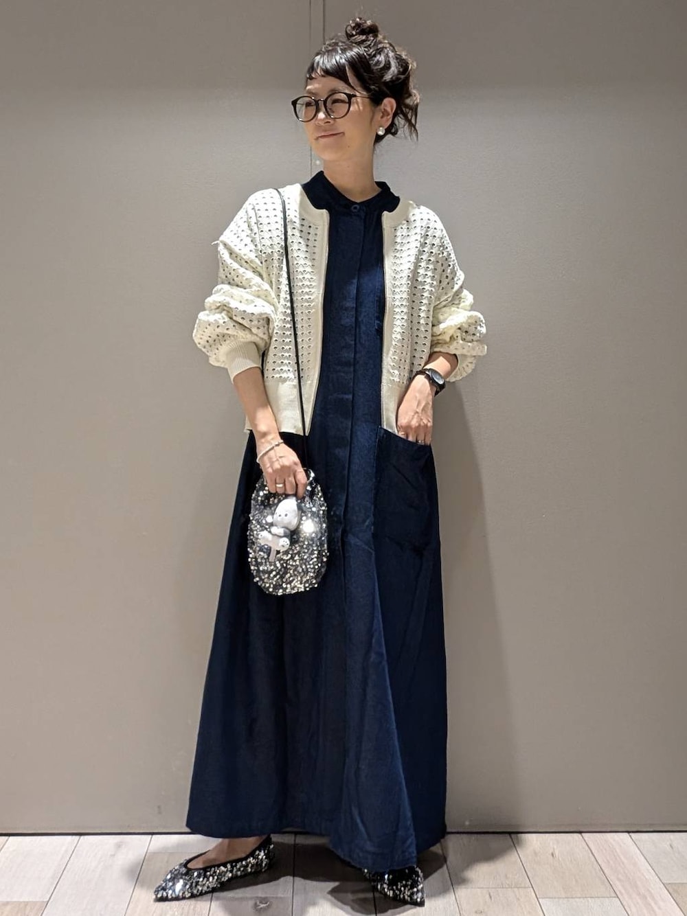 「LEPSIMのスパンコールパンプス　132004（パンプス、シルバー系）」を使った、310lepsim75さん（レディース・163cm）の夏コーディネートの1枚目の写真