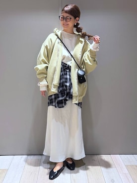 「LEPSIM（レプシィム）のストレッチサテンスカート　1049485（スカート、ホワイト系）」を使った、310lepsim75さん（レディース・163cm）の秋コーディネート