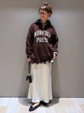 「LEPSIM（レプシィム）のストレッチサテンスカート　1049485（スカート、ホワイト系）」を使った、310lepsim75さん（レディース・163cm）の秋コーディネート