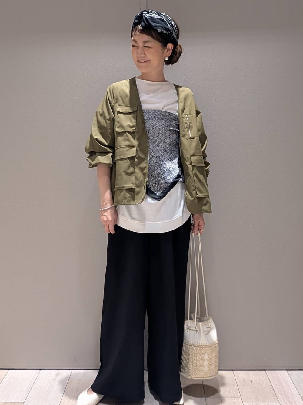 「LEPSIMのバックタックチュニック　290291（Tシャツ/カットソー、ホワイト系）」を使った、310lepsim75さん（レディース・163cm）の春コーディネートの1枚目の写真