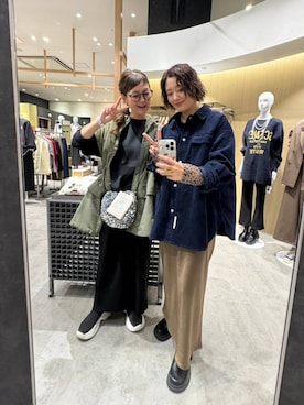 「LEPSIM（レプシィム）のストレッチサテンスカート　497324（スカート）」を使った、310lepsim75さん（レディース・163cm）の秋コーディネート