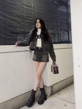 「アイテム（デニムスカート）」を使った、maiさん（レディース・167cm）の秋コーディネート