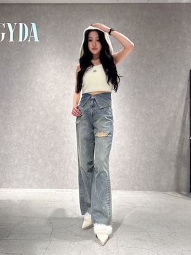 「GYDA（ジェイダ）のSymmetryGYDAミニシャギーニットベアパーカー（ニット/セーター、ホワイト系）」を使った、maiさん（レディース・167cm）の秋コーディネート