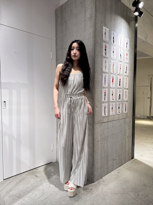 SPARKLEサテンプリーツロンパース（つなぎ/オールインワン）｜GYDA