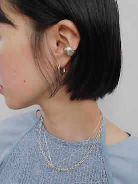 「アイテム（イヤーカフ）」を使った、manaさん（レディース・158cm）の秋コーディネート