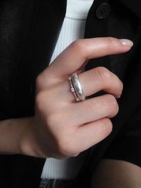 「TEN.（テン）のSILVER925 ルクスリング（リング、シルバー系）」を使った、manaさん（レディース・158cm）の秋コーディネート