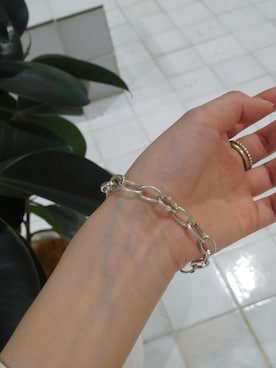 「TEN.（テン）の【新作】SILVER925 ボルダーブレスレット-S-（ブレスレット、シルバー系）」を使った、manaさん（レディース・158cm）の春コーディネート