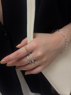 「アイテム（ブレスレット）」を使った、manaさん（レディース・158cm）の秋コーディネート