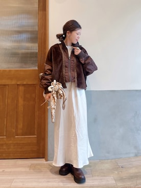 「アイテム（バンダナ/スカーフ）」を使った、にわまりこさん（レディース・151cm）の秋コーディネート