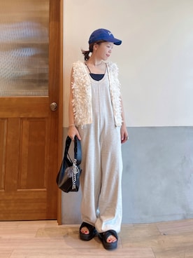 「アイテム（キーホルダー）」を使った、にわまりこさん（レディース・151cm）の秋コーディネート
