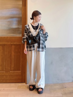 「アイテム（サロペット/オーバーオール、グレー系）」を使った、にわまりこさん（レディース・151cm）の秋コーディネート