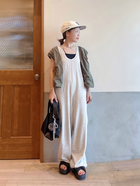 「アイテム（キーホルダー）」を使った、にわまりこさん（レディース・151cm）の夏コーディネート