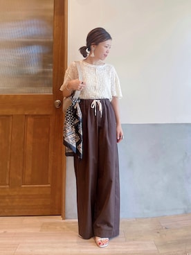 「ワイドパンツ」｜「アイテム（財布/小物）」を使った、にわまりこさん（レディース・151cm）の秋コーディネート