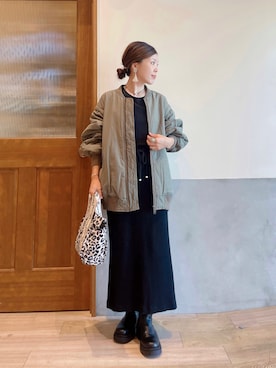 「アイテム（MA-1）」を使った、にわまりこさん（レディース・151cm）の秋コーディネート