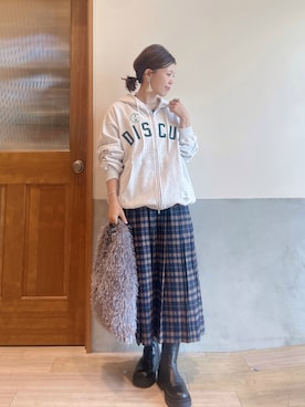 「アイテム（パーカー）」を使った、にわまりこさん（レディース・151cm）の秋コーディネート