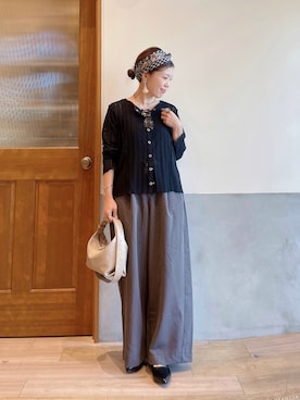 「スラックス」｜「アイテム（デニムパンツ）」を使った、にわまりこさん（レディース・151cm）の秋コーディネート