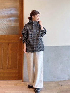 「CIAOPANIC TYPY（チャオパニックティピー）の【UNISEX】チェックフードシャウター（パーカー、ブラック系）」を使った、にわまりこさん（レディース・151cm）の春コーディネート