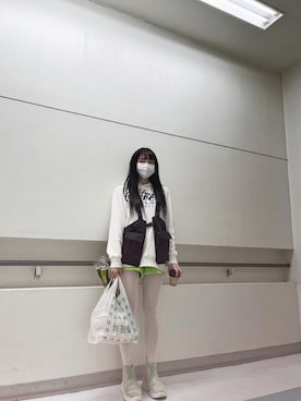 「DEVICE（デバイス）のアイテム（ベスト）」を使った、ももらんぼさん（レディース・170cm）の春コーディネート