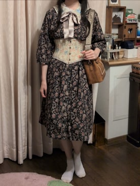 「アイテム（付け襟）」を使った、こだまさん（レディース・164cm）の秋コーディネート