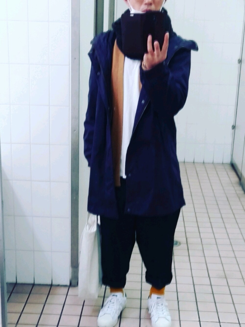 「GUのアイテム（ワンピース/ドレス、ゴールド系）」を使った、ajtpgmwtamwgさん（メンズ・110cm）の冬コーディネートの1枚目の写真
