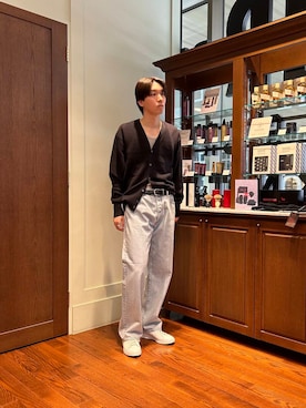 別注』LACOSTE×URBAN RESEARCH CARDIGANを使った人気ファッション