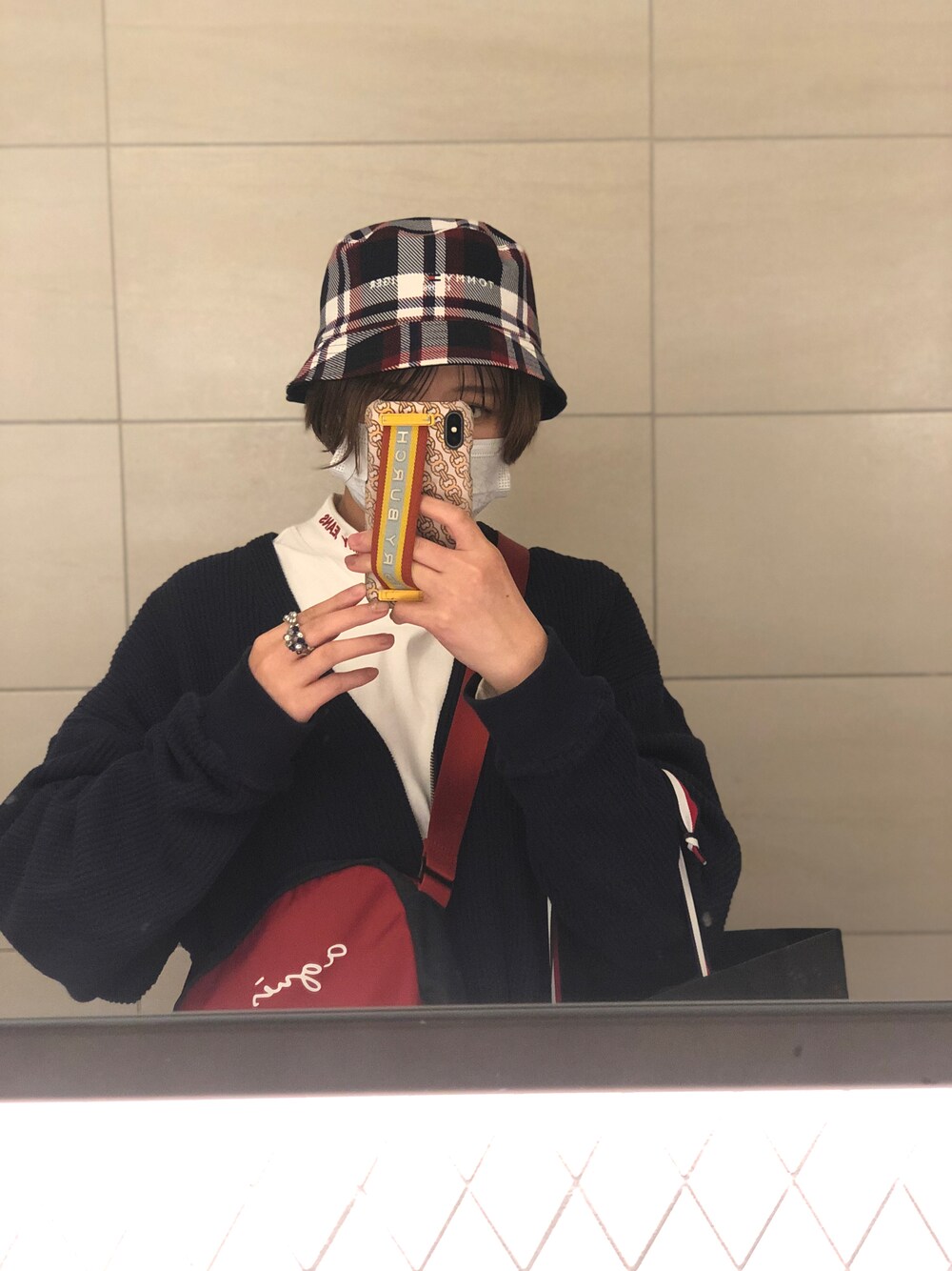 「おしゃれさんと繋がりたい、バケットハット、タートルネック、メンズライク、ボーイッシュ、ネイビー、ネイビー×ホワイト、チェック」｜「WHO'S WHO galleryの【KOOKY'N/クーキー】 ワッフルジップカーディガン（カーディガン/ボレロ、ブルー系）」を使った、🌜うししの🌛さん（レディース・157cm）の春コーディネートの1枚目の写真