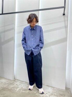「URBAN RESEARCH（アーバンリサーチ）のアイテム（チノパンツ）」を使った、新村優樹さん（メンズ・177cm）の秋コーディネート