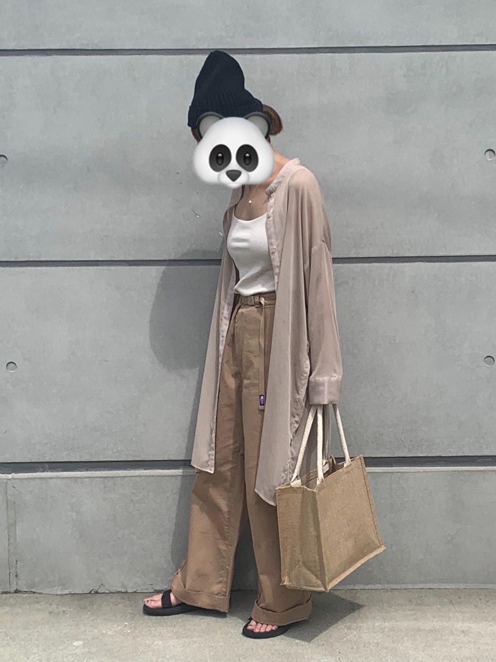 「無印良品のアイテム（トートバッグ、ベージュ系）」を使った、ユイさん（レディース・155cm）の夏コーディネートの1枚目の写真