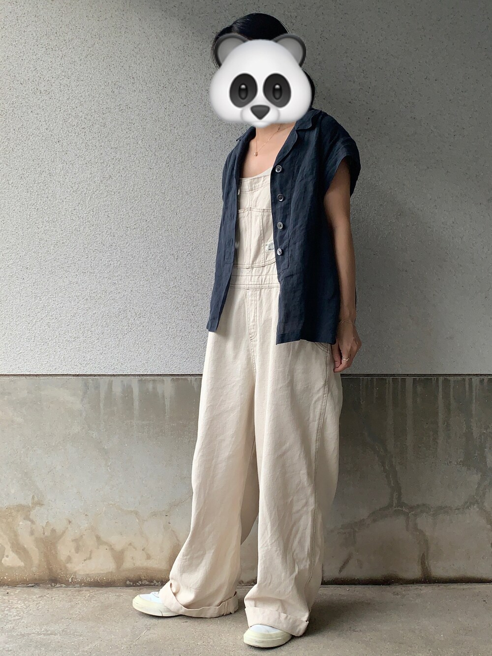 「MARGARET HOWELLのアイテム（シャツ/ブラウス、ブラック系）」を使った、ユイさん（レディース・155cm）の夏コーディネートの1枚目の写真
