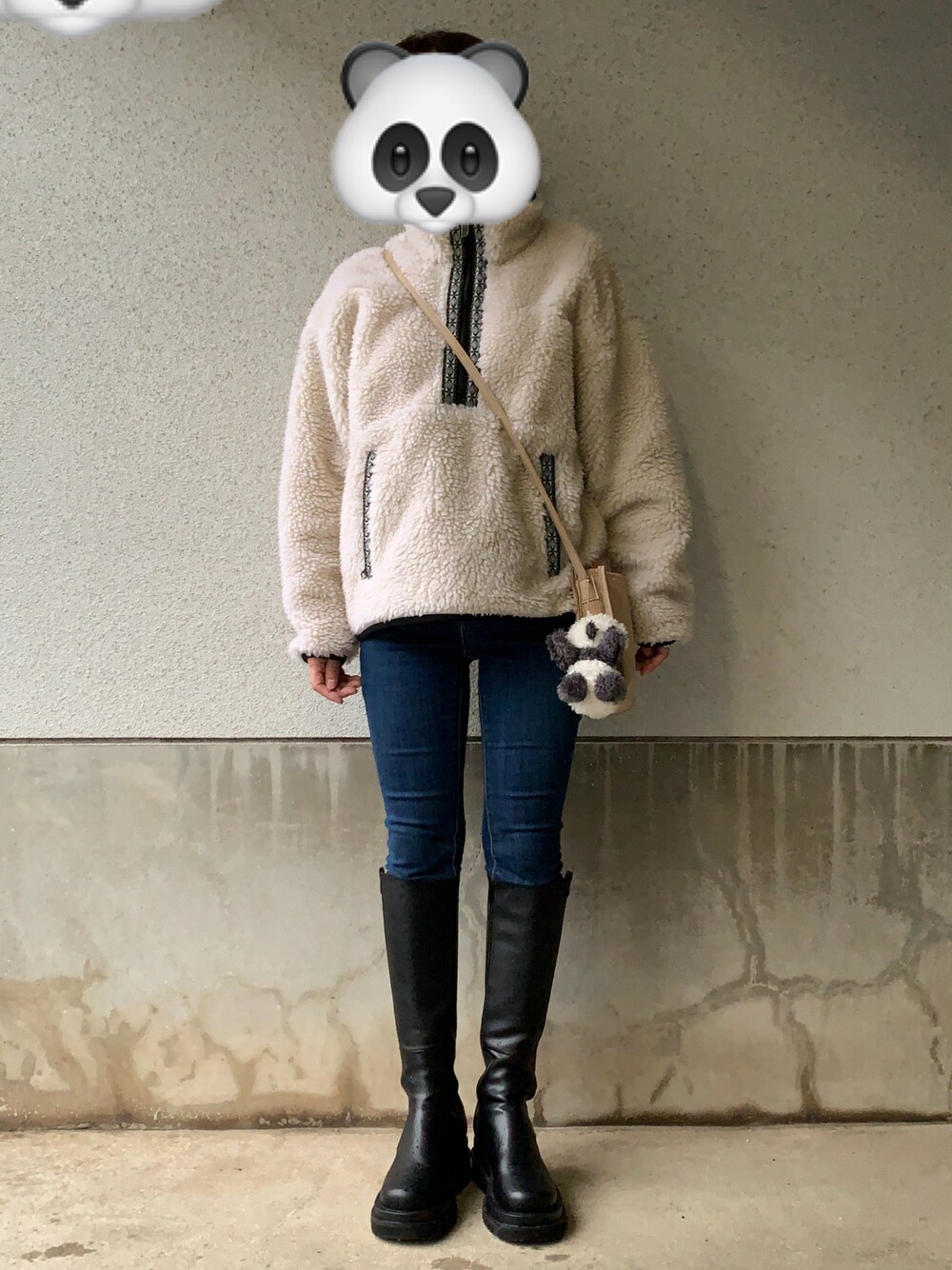 「SHAGADELICのアイテム（ブーツ、ブラック系）」を使った、ユイさん（レディース・155cm）の秋コーディネートの1枚目の写真
