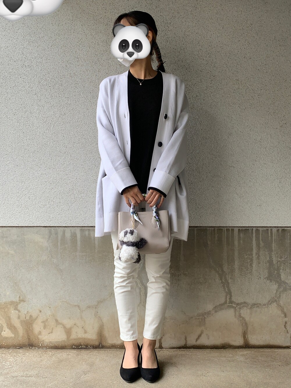 「GUのアイテム（パンツ、ホワイト系）」を使った、ユイさん（レディース・155cm）の秋コーディネートの1枚目の写真