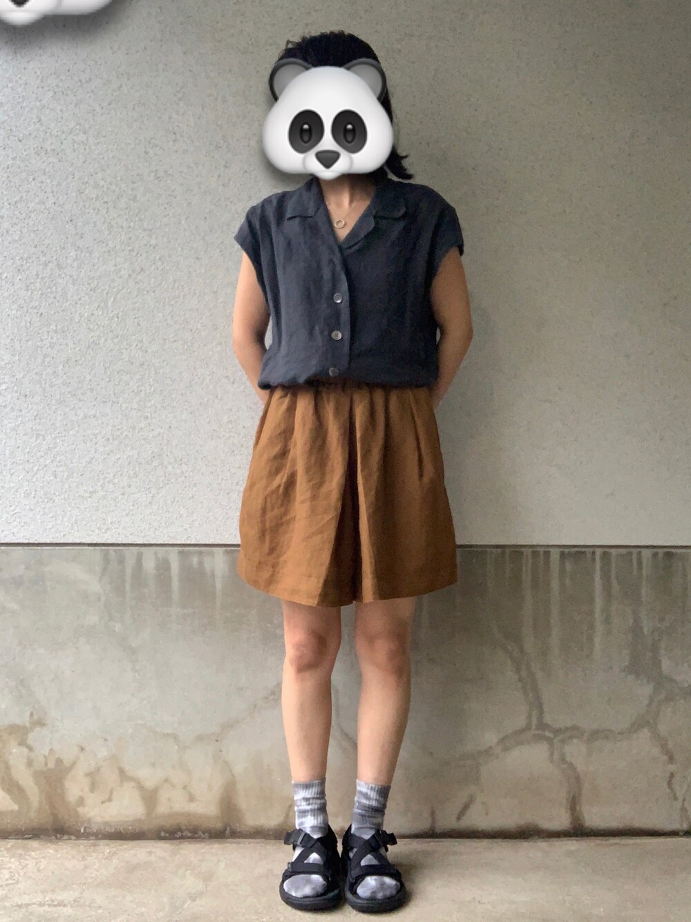 「Tevaのアイテム（サンダル、ブラック系）」を使った、ユイさん（レディース・155cm）の夏コーディネートの1枚目の写真