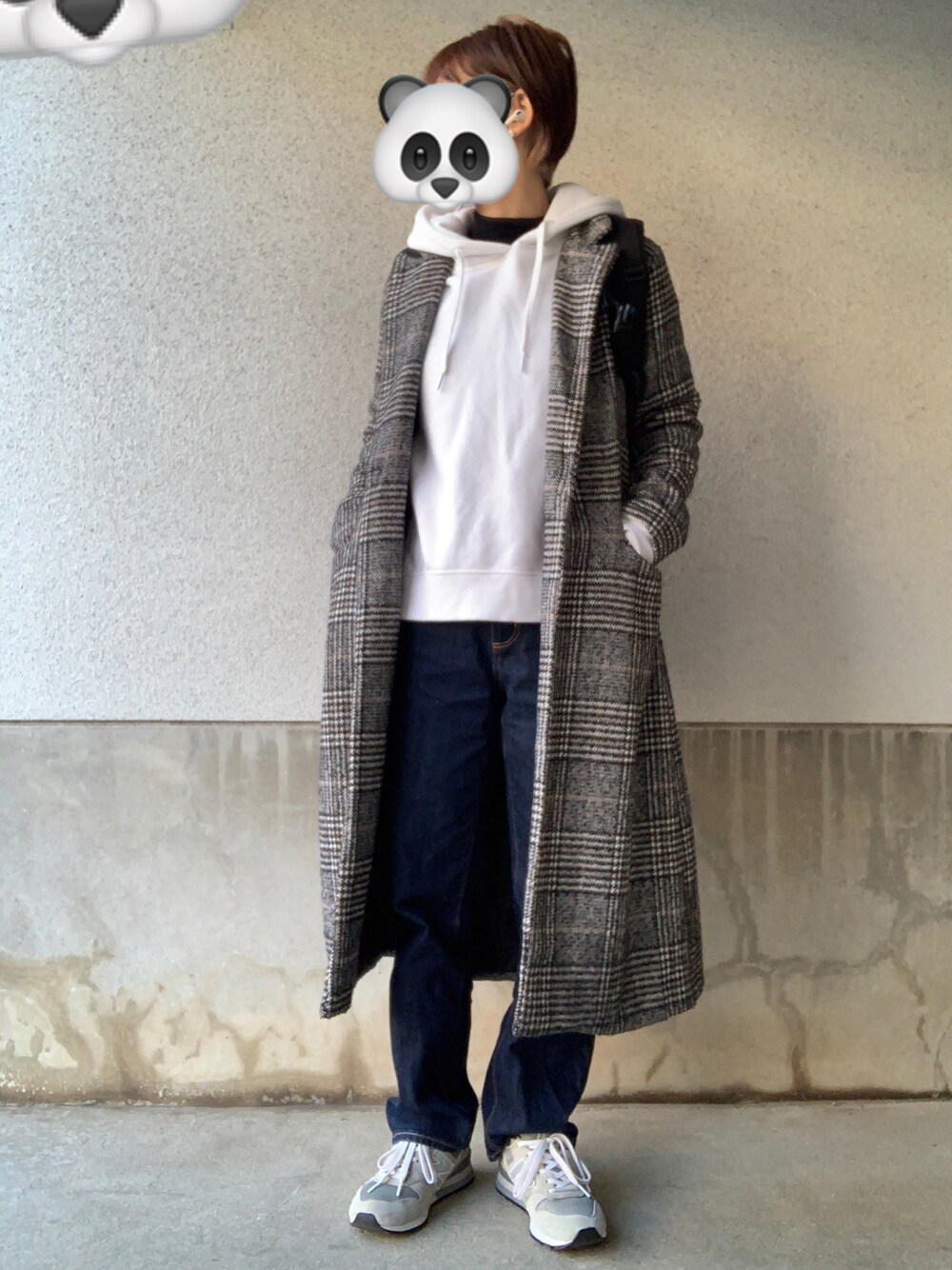「GUのアイテム（パーカー、ホワイト系）」を使った、ユイさん（レディース・155cm）の冬コーディネートの1枚目の写真