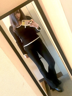 「Sibraのアイテム（ニット/セーター、ブラック系）」を使った、なるみさん（レディース・157cm）の冬コーディネート