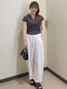 「FREE'S MART（フリーズマート）の◆スキッパー半袖カットソーフーディー（Tシャツ/カットソー、グレー系）」を使った、ゆいはさん（レディース・158cm）の夏コーディネート