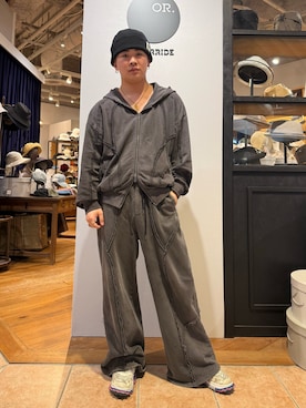 「OVERRIDE」｜「アイテム（ニットキャップ/ビーニー）」を使った、まなさん（メンズ・174cm）の春コーディネート