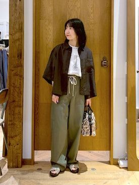 「GLOBAL WORK（グローバルワーク）のシルキータッチシアーシャツ5分袖/636672（シャツ/ブラウス、グレー系）」を使った、515yoshiさん（レディース・149cm）の夏コーディネート