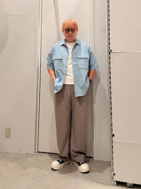 「BAYFLOW（ベイフロー）のワイドイージースラックス（スラックス、ベージュ系）」を使った、あおいさん（メンズ・164cm）の春コーディネート