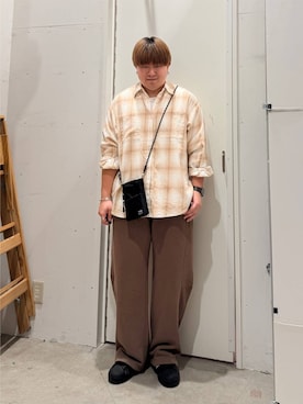 「アイテム（スウェットパンツ、ブラウン系）」を使った、あおいさん（メンズ・164cm）の秋コーディネート