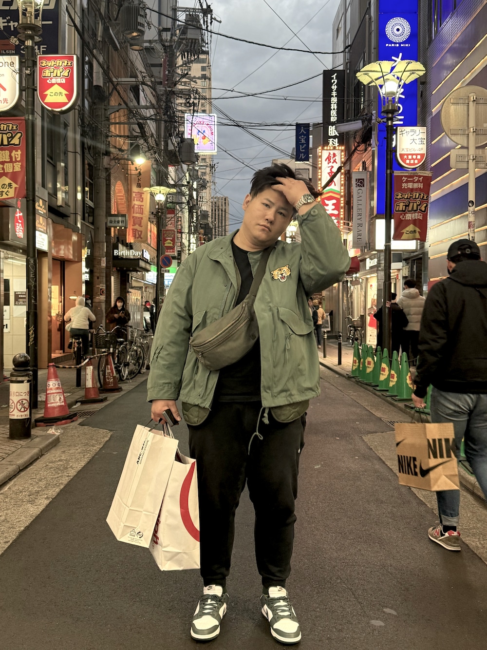 「お出かけコーデ」｜「NIKEのNIKE ナイキ DUNK LOW RETRO BTTYS ダンク LOW レトロ MDV0833 111WHT/VINTG（スニーカー、グリーン系）」を使った、jimmy0622さん（骨格ウェーブ・メンズ・183cm）の冬コーディネートの1枚目の写真