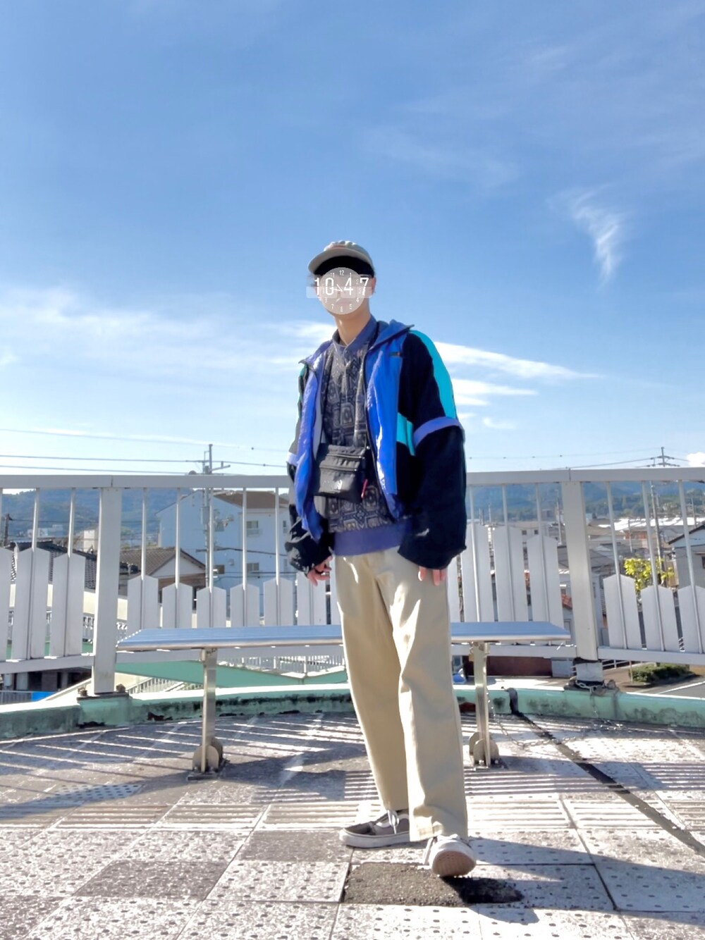 「ベージュ、プチプラ、秋服、ゆるコーデ、古着コーデ、低身長コーデ、秋コーデ、レディース、フェミニン」｜「Supreme のアイテム（キャップ、グリーン系）」を使った、ふくみずさん（メンズ・165cm）の秋コーディネートの1枚目の写真