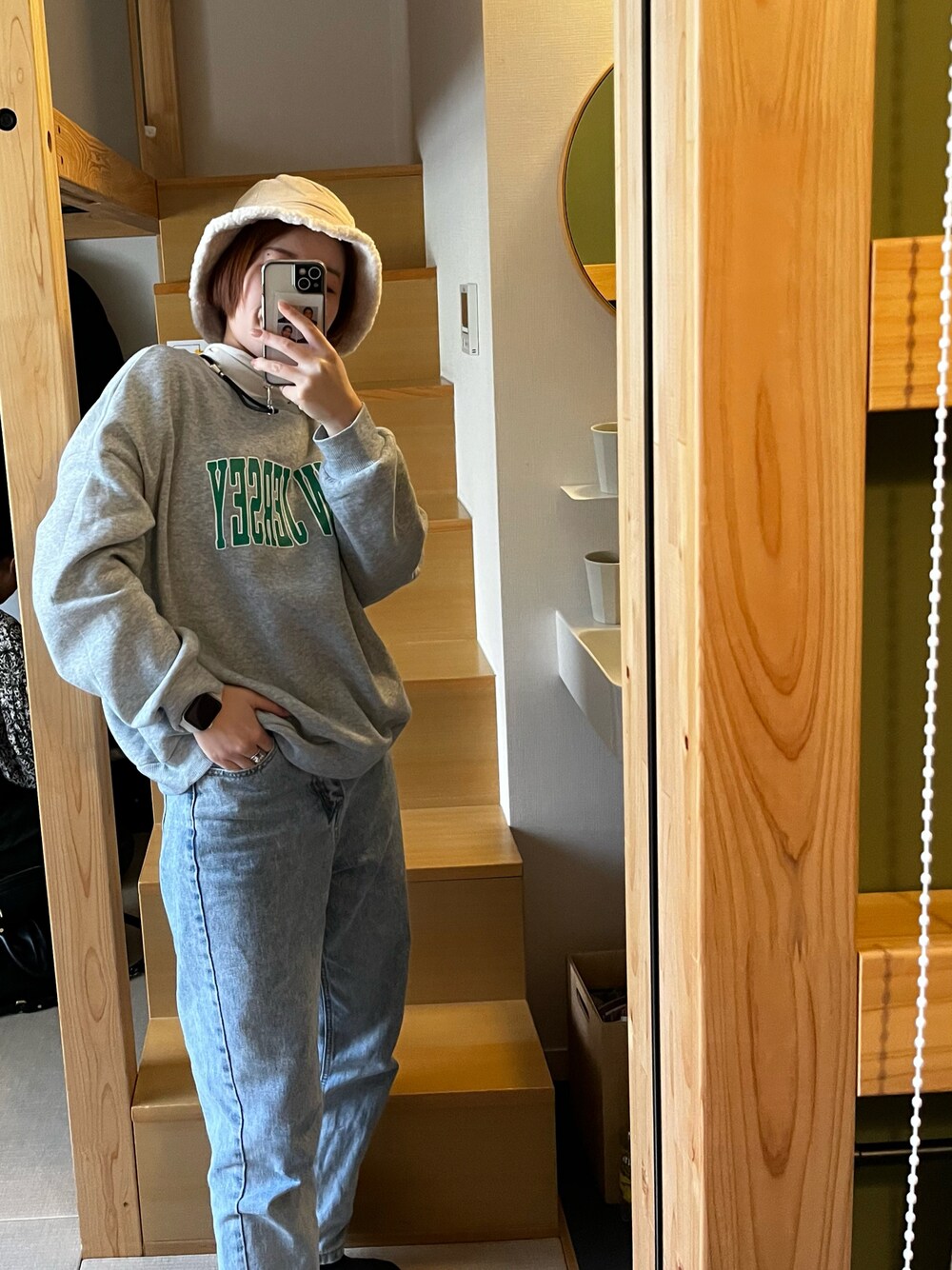 「GRLのケミカルウオッシュデニムパンツ（デニムパンツ、ブルー系）」を使った、haru さん（レディース・155cm）の冬コーディネートの1枚目の写真